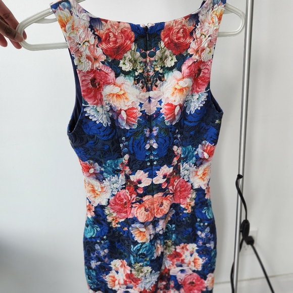 Forever New Floral Dress - Picture 2 of 3